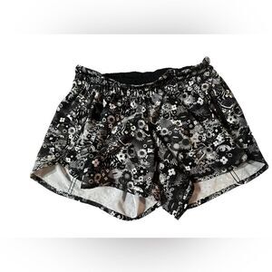 Lululemon Tracker Short 2017 Seawheeze Counter Culture Floral White Black 8